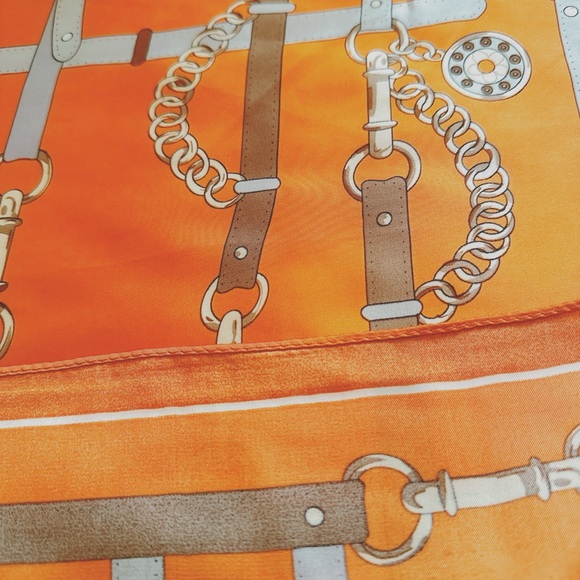 Bundle of 3 square scarves. - Picture 5 of 6